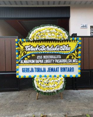 Papan Bunga Duka di Deiyai Miyo